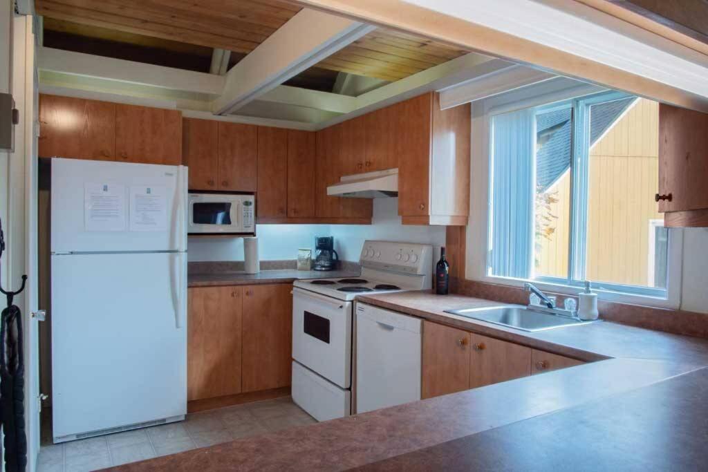 Chalet Mont Sainte-Anne ボーブレ エクステリア 写真