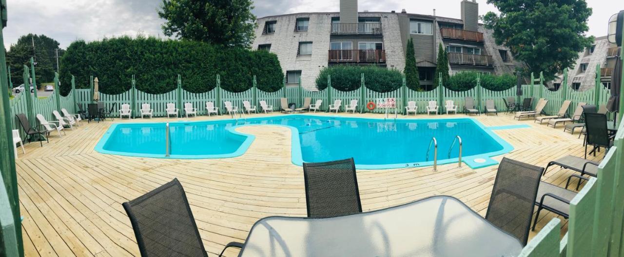 Chalet Mont Sainte-Anne ボーブレ エクステリア 写真